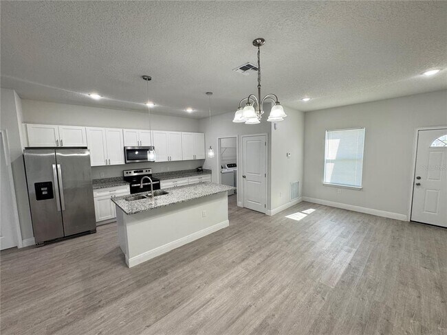 Building Photo - 1863 Manitoba Ct