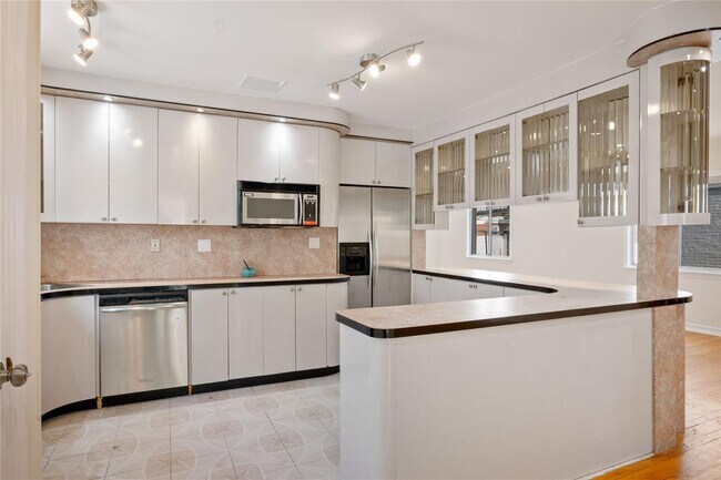 Foto del edificio - 73-33 188th St