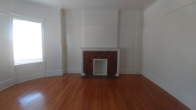 Building Photo - 3425 W Monroe St