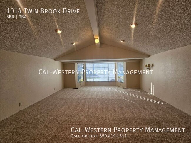 Foto del edificio - 1014 Twin Brook Dr