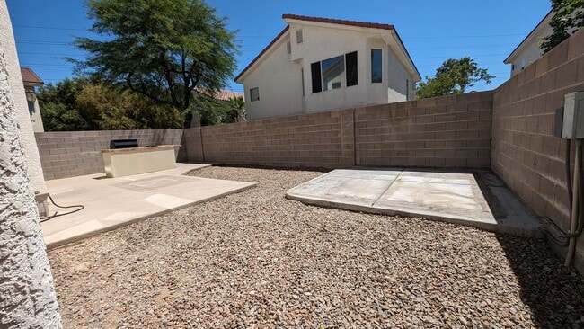 Building Photo - Gowan/Cimarron perfect 2-story home - 3 be...