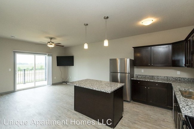 Building Photo - 2 br, 2 bath Apartment - 5304 Mortensen Road