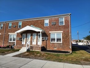 Building Photo - 15 36th St