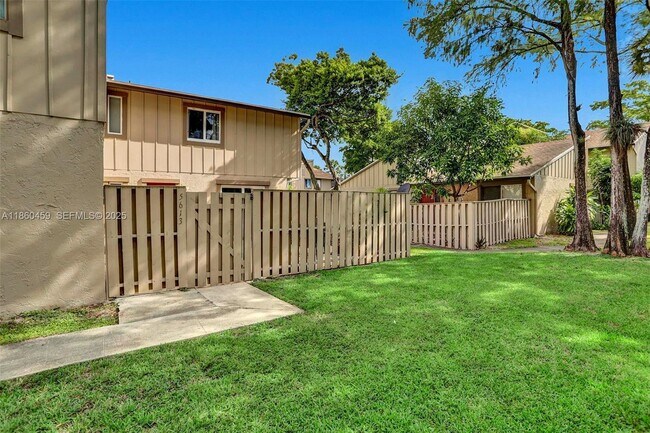 Foto del edificio - 5613 NW 21st St