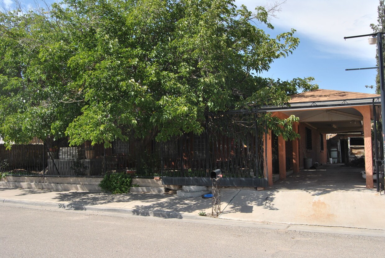 Primary Photo - 106 Mesa Verde Dr