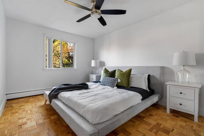 Photo du bâtiment - 1190 10th Avenue Bikeway