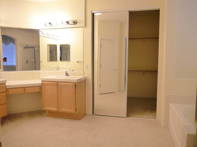 Building Photo - Excellent 2 Story House