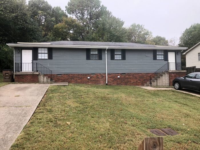 Primary Photo - Nashville - 2 Bedroom 1 Bath Duplex