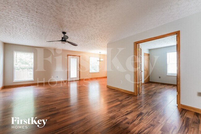 Foto del edificio - 426 Flat River St