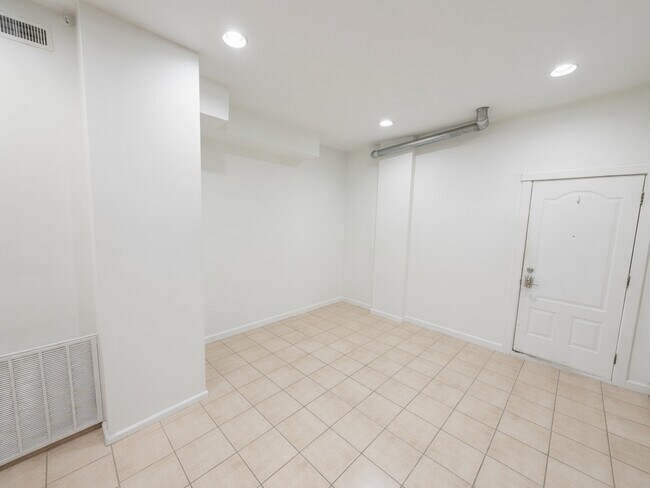 Foto del edificio - 1228 N Cleaver St