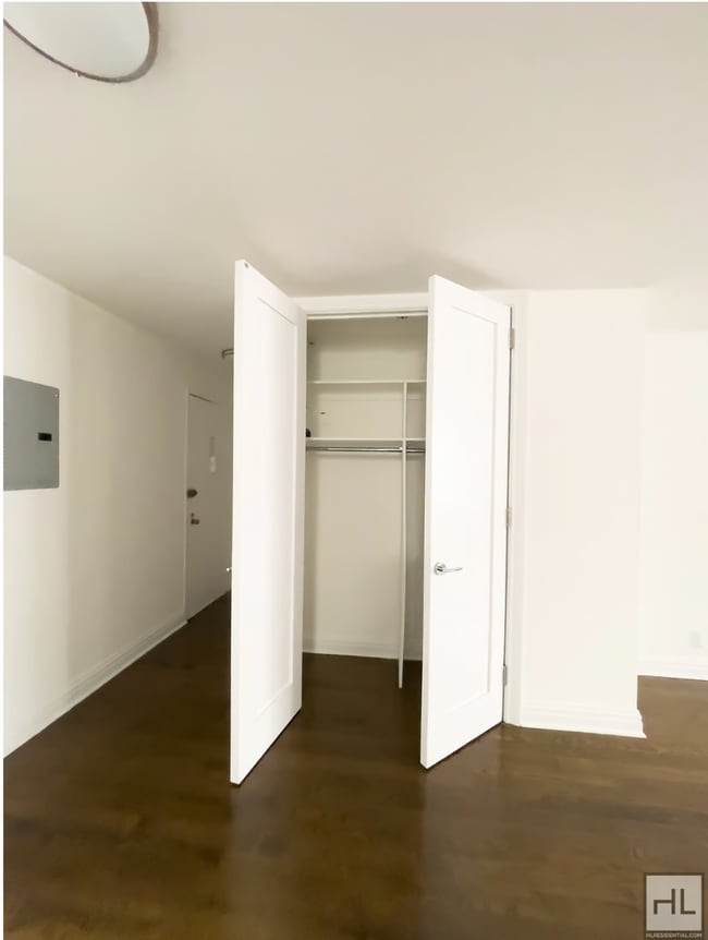 Building Photo - East 89 Street