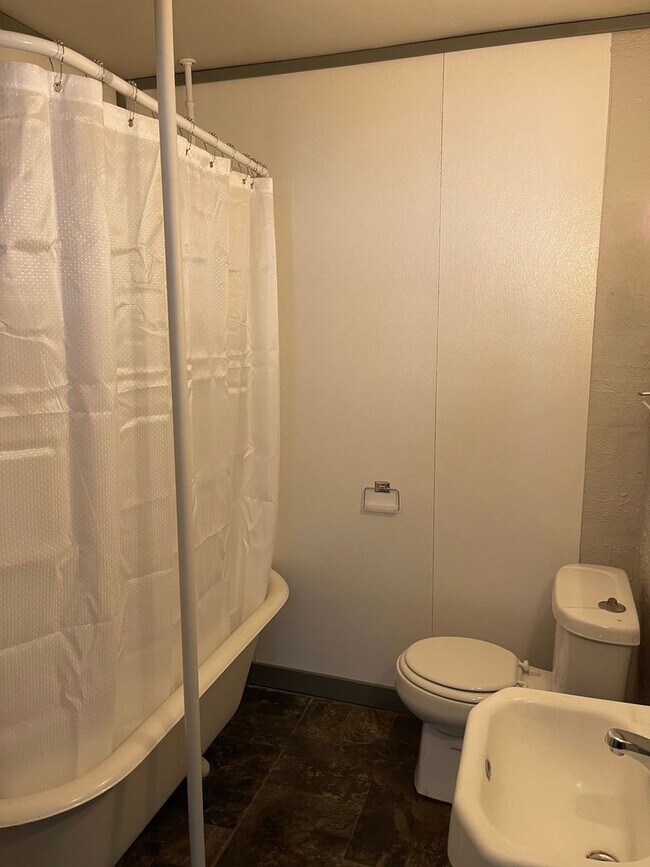 Foto del edificio - $795 - 2 bed 1 bath - Single Family Home