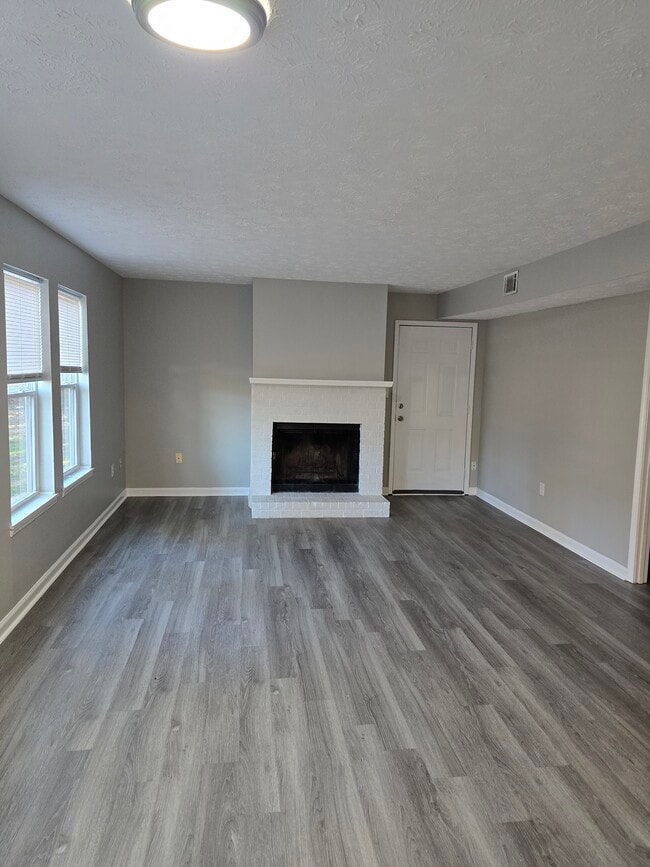 Building Photo - 115 Howell Way