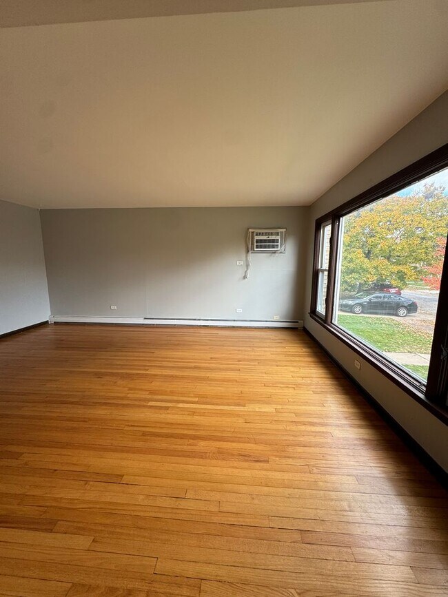 Foto del edificio - 344 Yates Ave