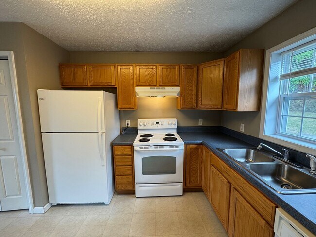 Foto del edificio - Candler - 2 Bedroom Available Now