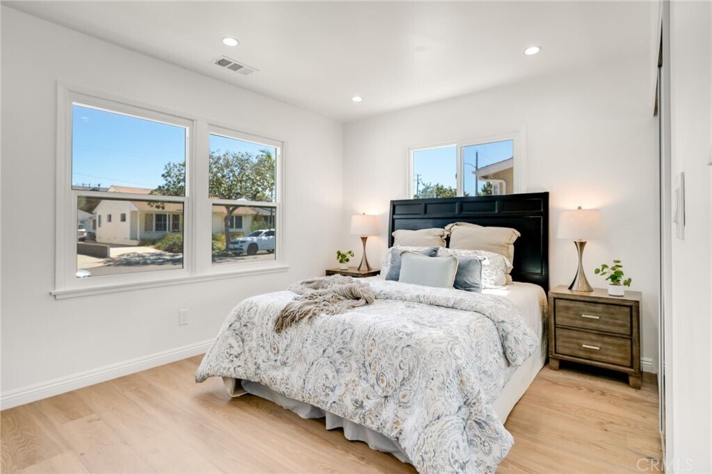 front house - 5222 W Carson St