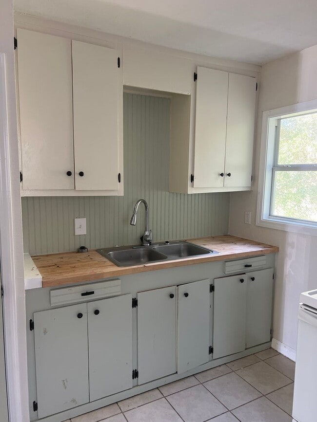 Foto del edificio - 1 bedroom home for lease