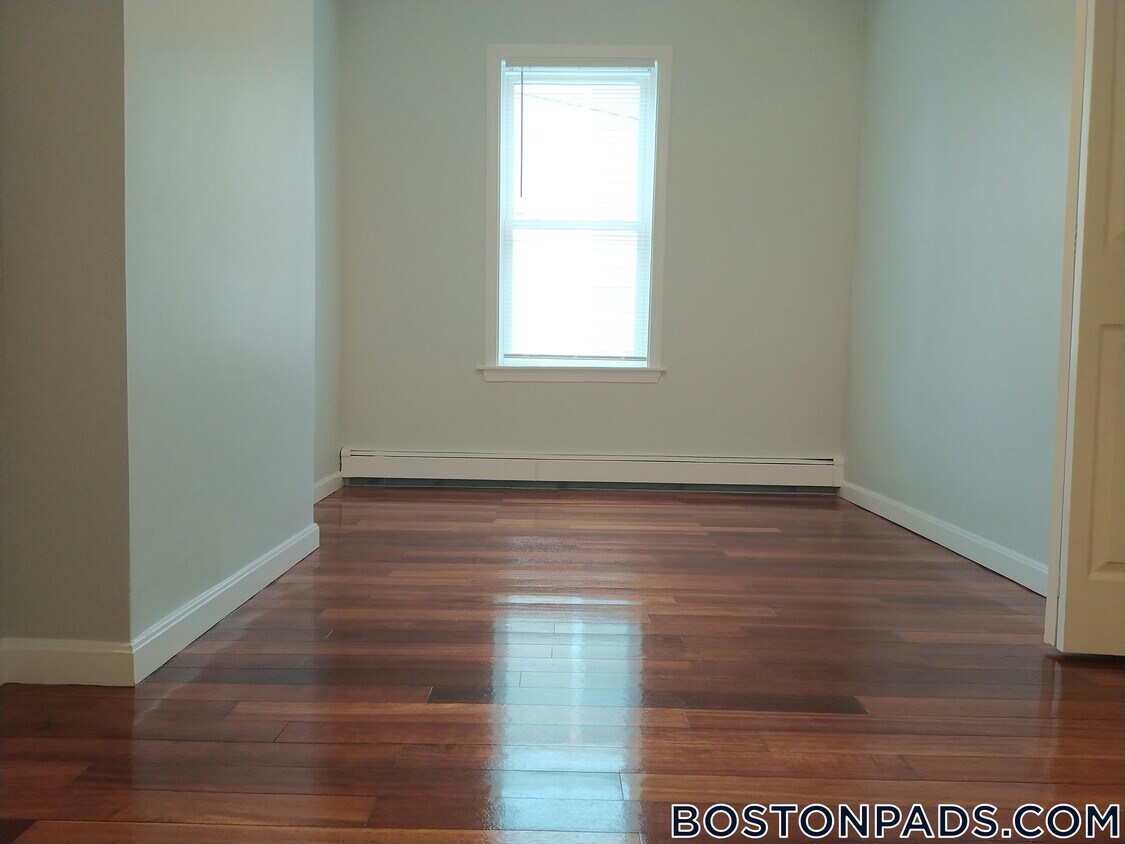 Foto principal - 108 Boston St