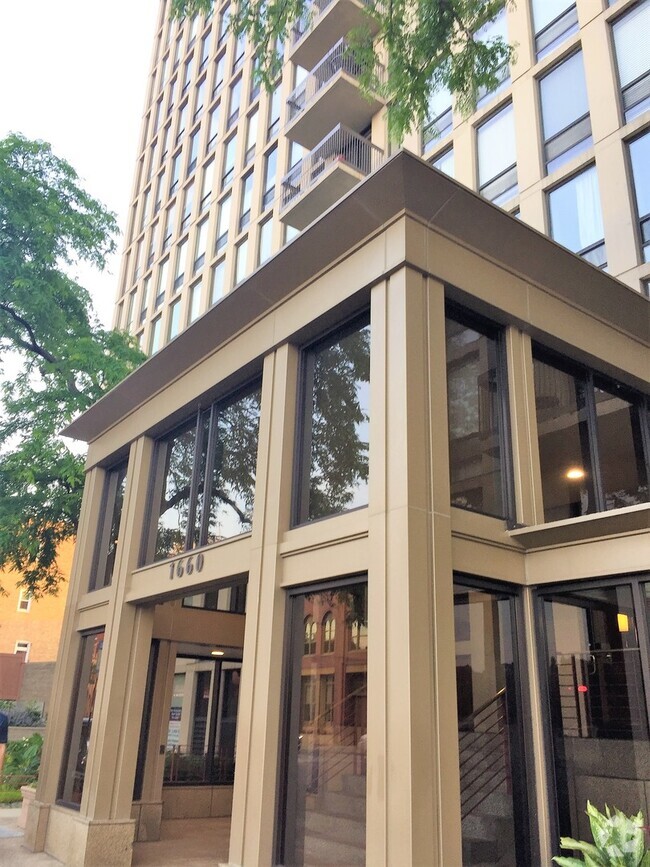 Building Photo - 1660 N La Salle Dr