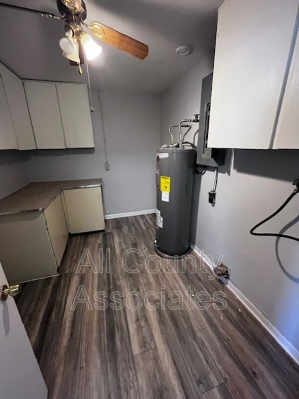 Foto del edificio - 7154 Holiday Dr