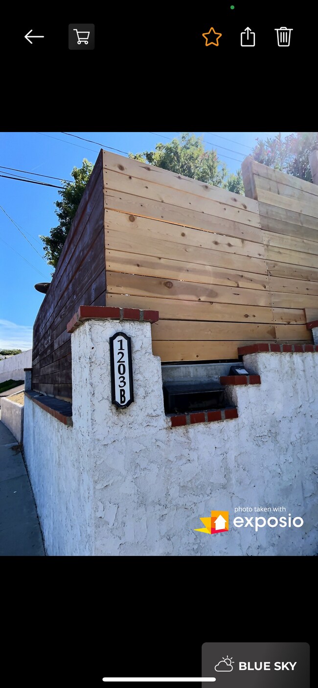 Building Photo - 1203 W 25th St