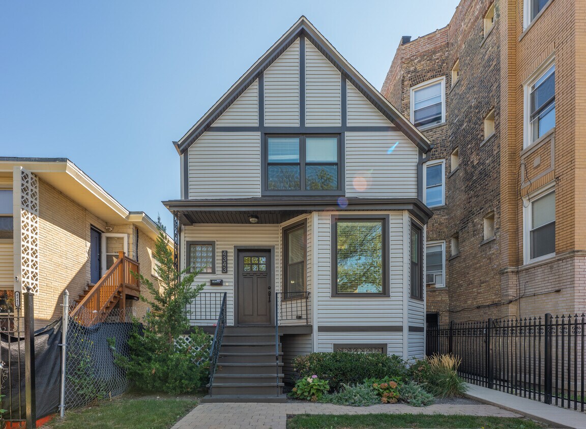 4343 N Troy St, Chicago, IL 60618 Townhome Rentals in Chicago IL