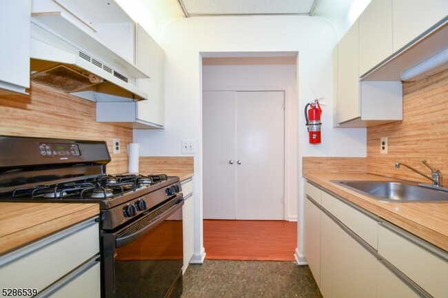 Foto del edificio - 431 Springfield Ave