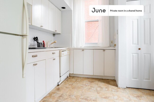 Foto del edificio - Room in Shared 4 bed/1 bath home