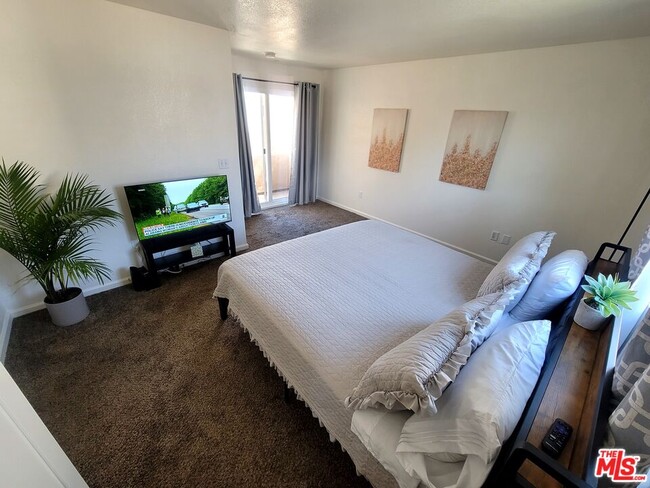Foto del edificio - 1212 Cloverdale Ave