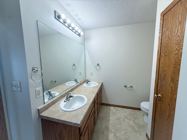 Foto del edificio - 5514 165th St