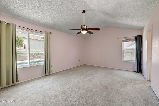 Foto del edificio - 4934 E Grandview St