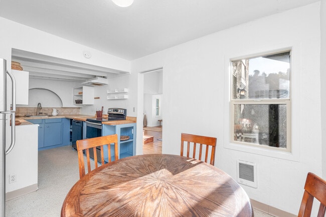 Foto del edificio - 543 Fernwood Pacific Dr