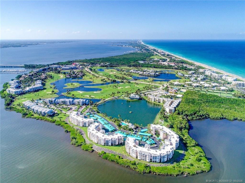 Foto del edificio - 5750 NE Island Cove Way
