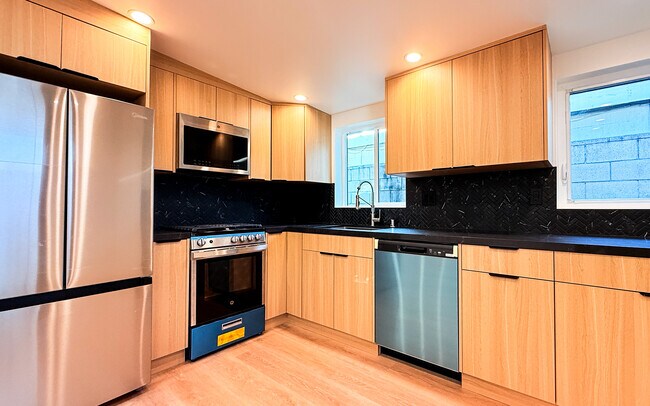 Foto del edificio - 546 W Ash Ave