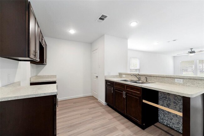 Building Photo - 1239 21st St