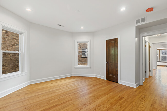 Foto del edificio - 5851 N Virginia Ave