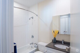 1BR, 1BA - 700SF - Bathroom - One India Street Apartments