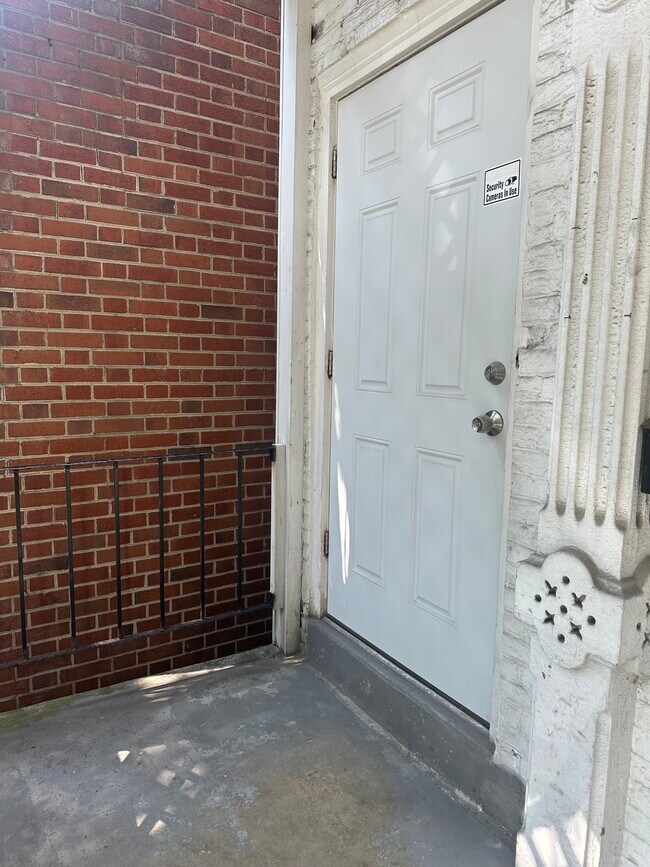 Puerta delantera exterior - 926 Diamond Park