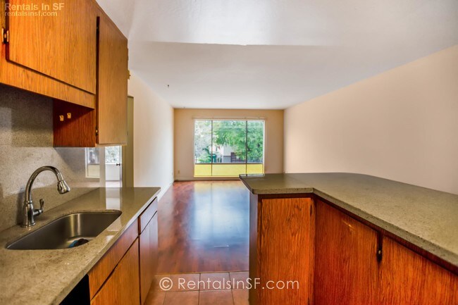 Building Photo - Spacious 2bd/1ba in Inner Richmond!