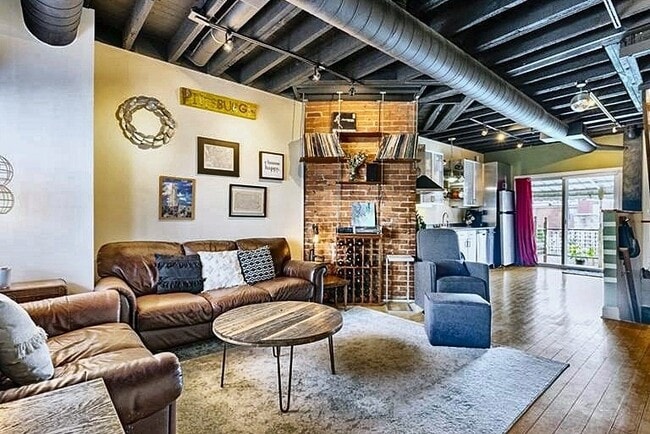 Building Photo - 4784 Sciota St