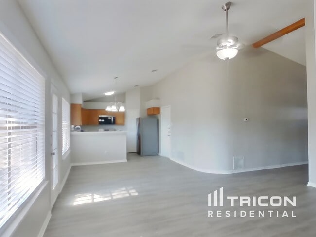 Foto del edificio - 1302 Texas Oak Way