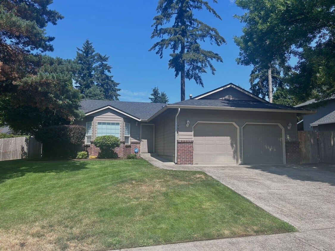 Foto principal - 15902 NE 82nd St