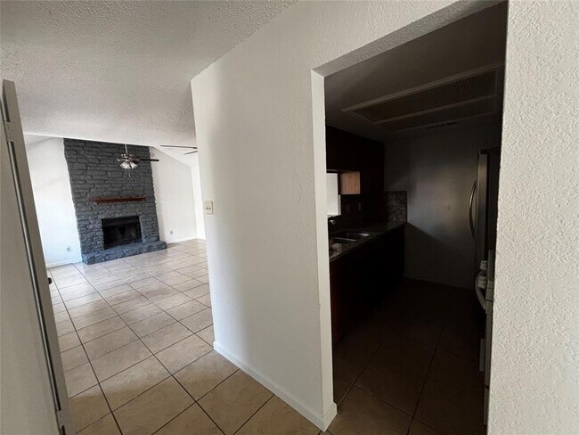Foto del edificio - 12413 Deer Falls Dr