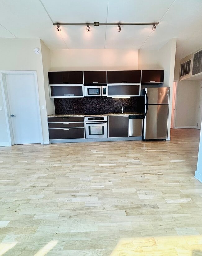 Foto del edificio - 660 W Wayman St