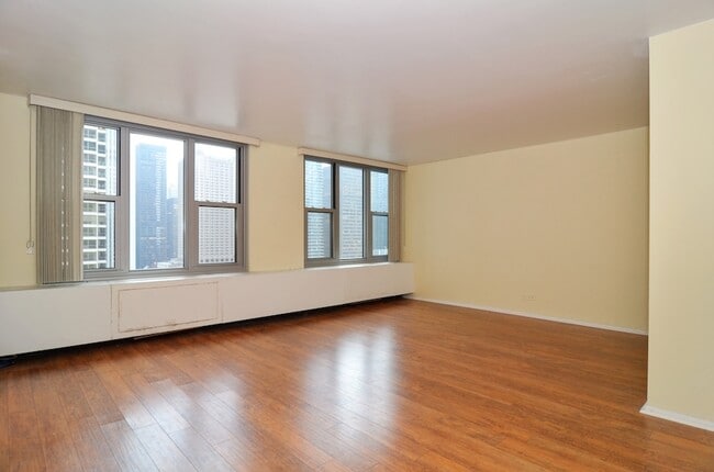 Photo - 400 E Randolph St Apartment