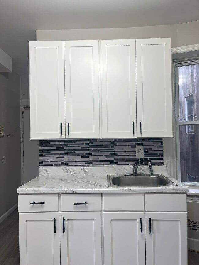 Building Photo - 489 Kennedy Blvd