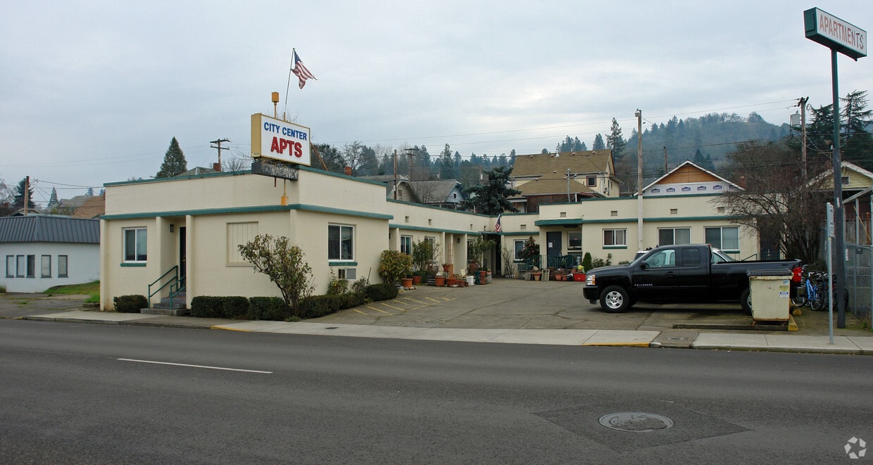 City Center Apartments Apartments in Roseburg, OR