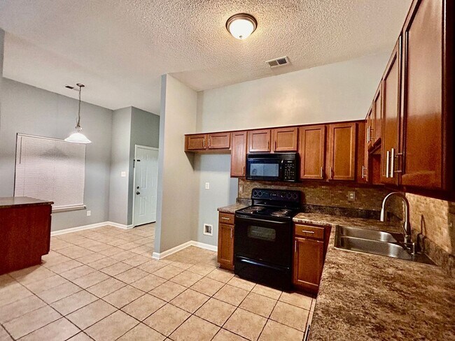 Building Photo - Nice Home in Cordova