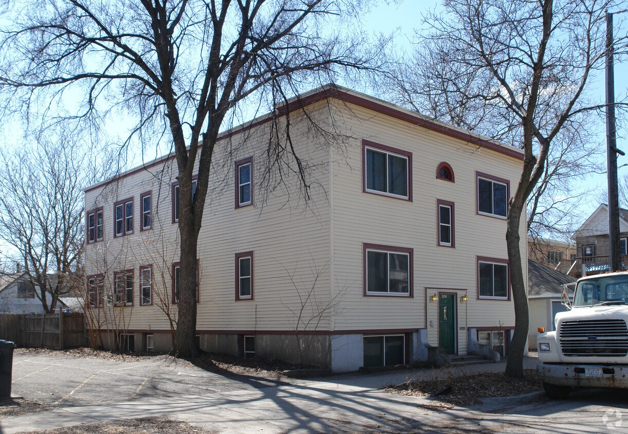 Foto principal - 807 West 25th Street