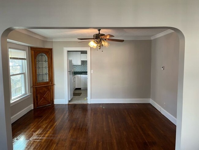 Foto del edificio - 1568 Larchmont Ave